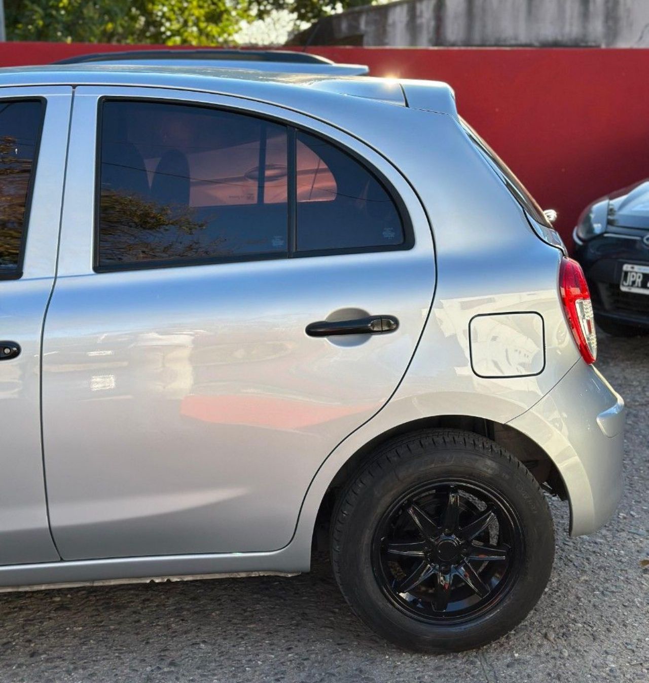 Nissan March Usado Financiado en Córdoba, deRuedas