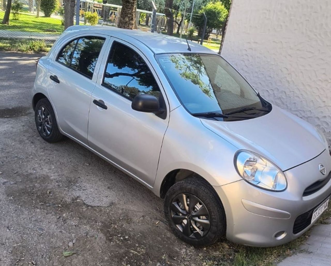 Nissan March Usado en Mendoza, deRuedas