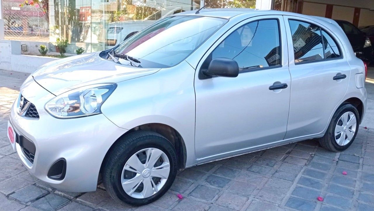 Nissan March Usado en Córdoba, deRuedas