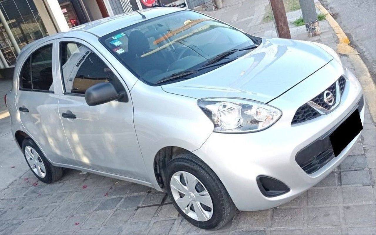 Nissan March Usado en Córdoba, deRuedas