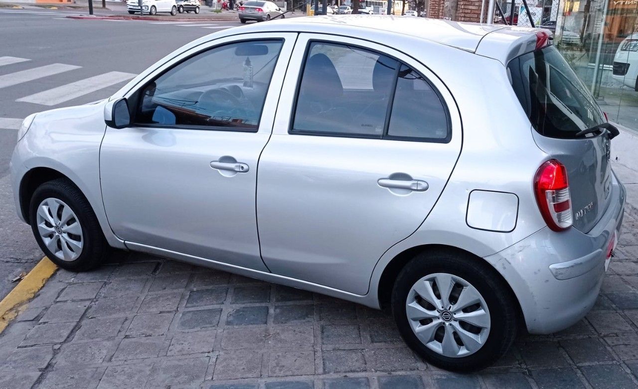 Nissan March Usado en Córdoba, deRuedas
