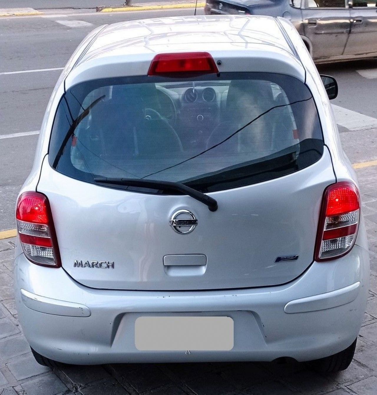 Nissan March Usado en Córdoba, deRuedas