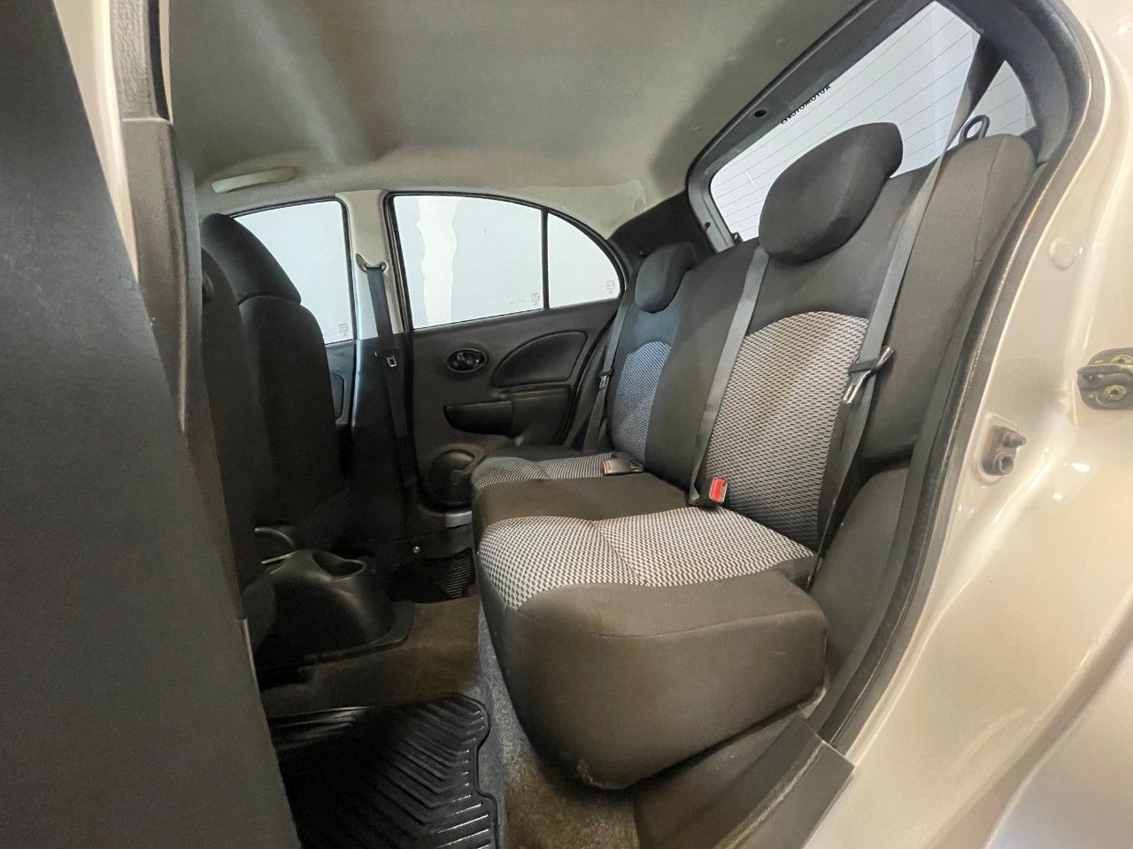 Nissan March Usado Financiado en Mendoza, deRuedas