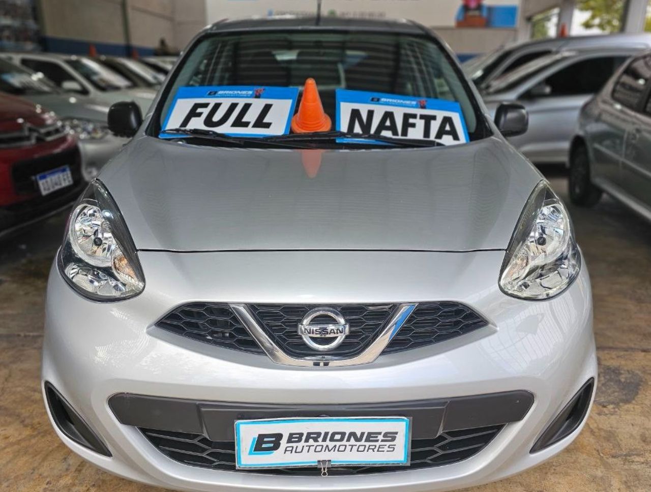 Nissan March Usado en Mendoza, deRuedas