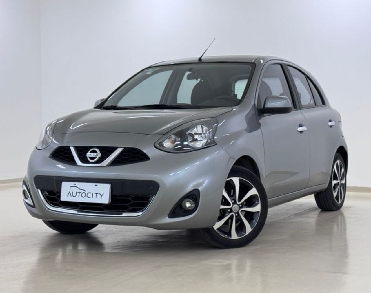 Nissan March Usado en Córdoba, deRuedas