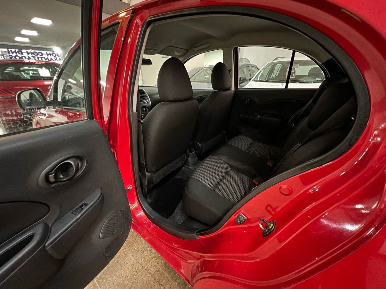 Nissan March Usado Financiado en Córdoba, deRuedas