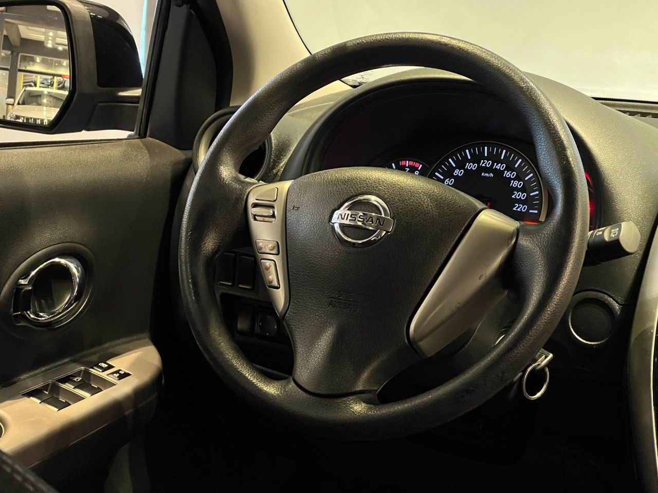 Nissan March Usado Financiado en Córdoba, deRuedas