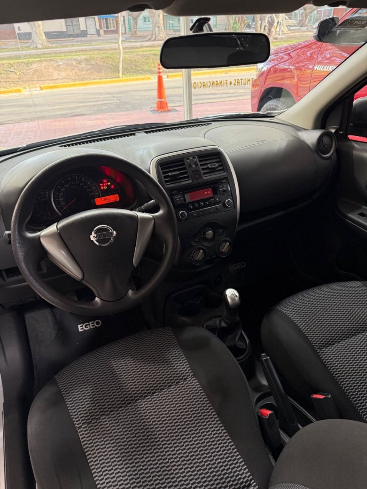 Nissan March Usado Financiado en Mendoza, deRuedas
