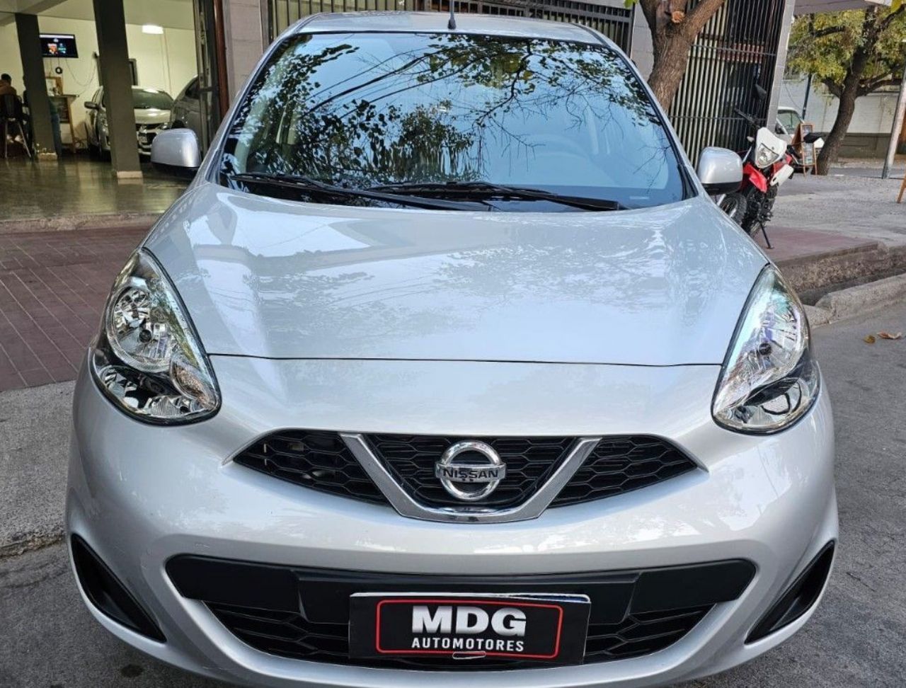 Nissan March Usado Financiado en Mendoza, deRuedas