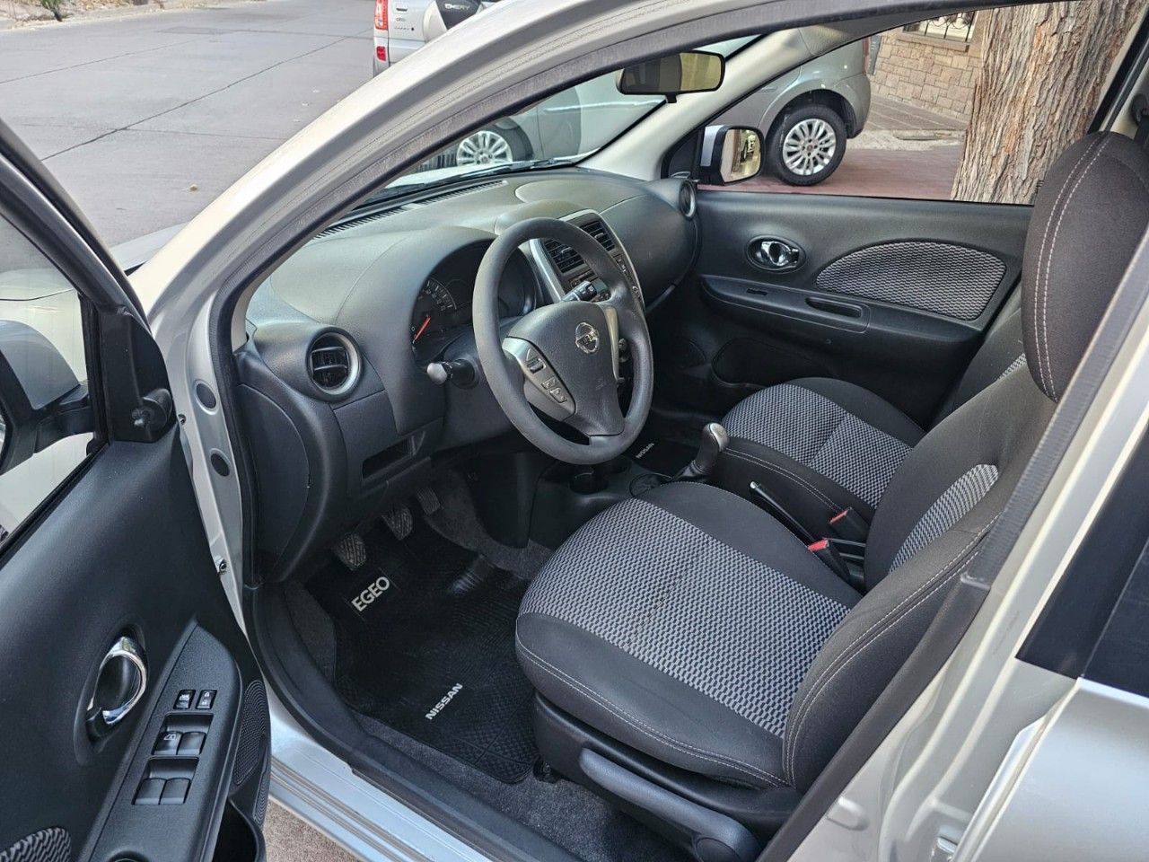 Nissan March Usado Financiado en Mendoza, deRuedas