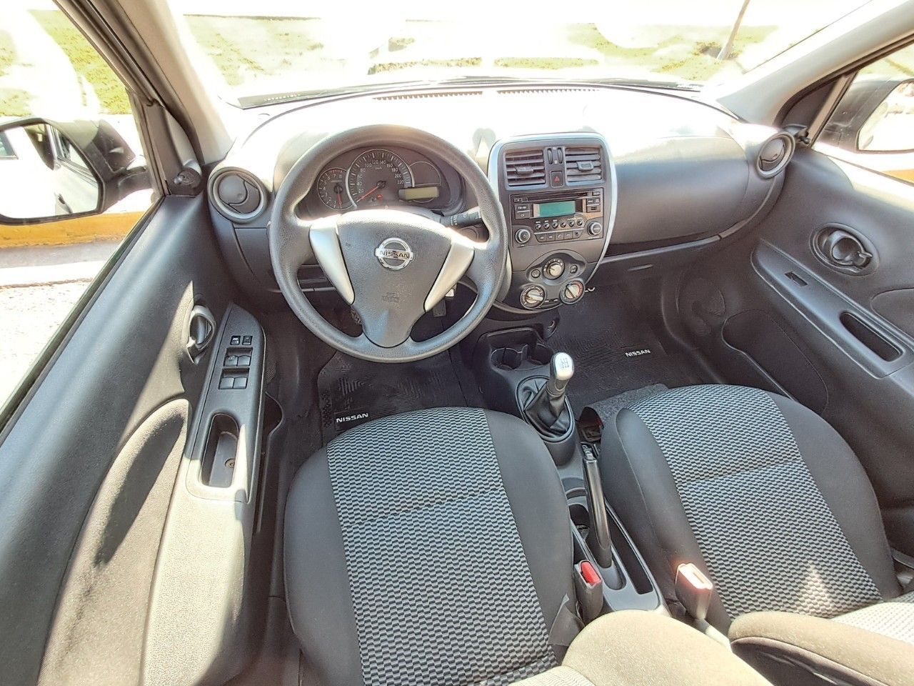 Nissan March Usado Financiado en Mendoza, deRuedas