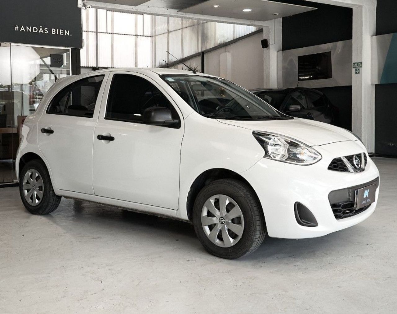Nissan March Usado Financiado en Córdoba, deRuedas