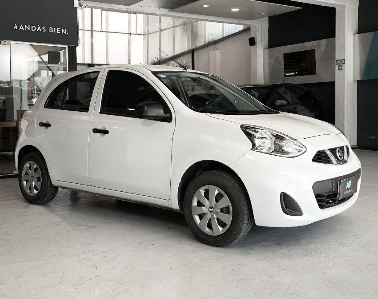 Nissan March Usado Financiado en Córdoba, deRuedas
