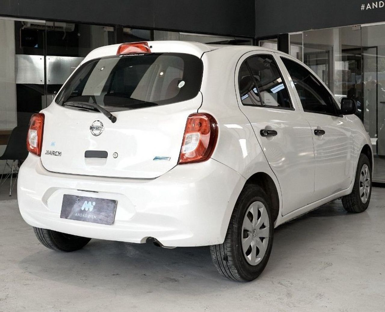 Nissan March Usado Financiado en Córdoba, deRuedas