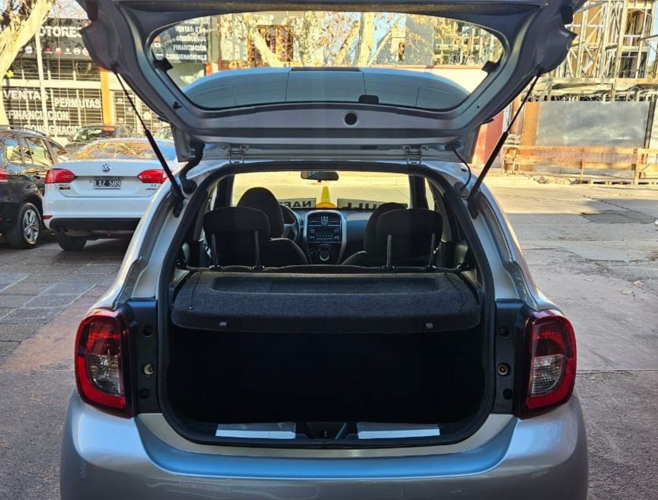 Nissan March Usado en Mendoza, deRuedas