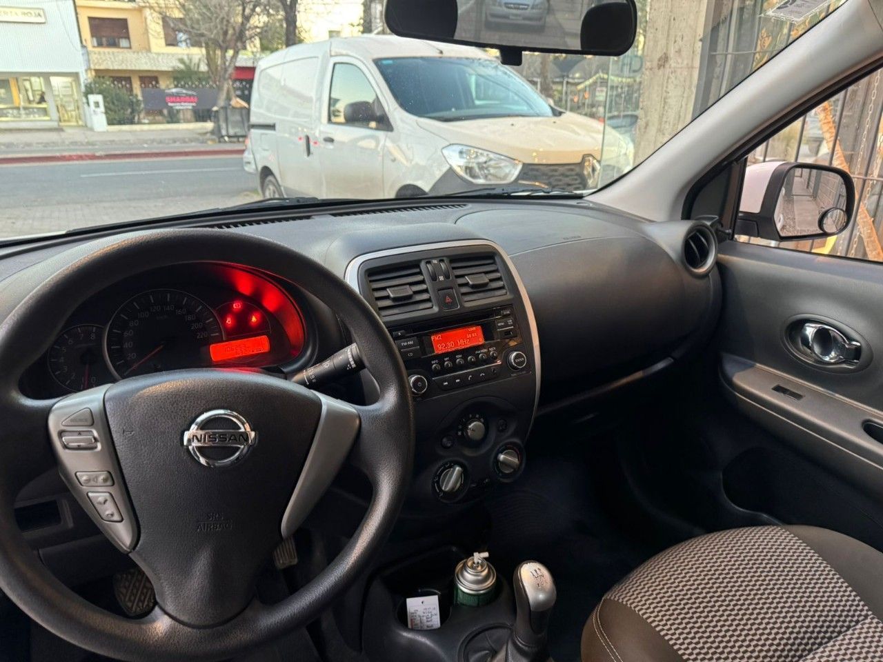 Nissan March Usado Financiado en Córdoba, deRuedas