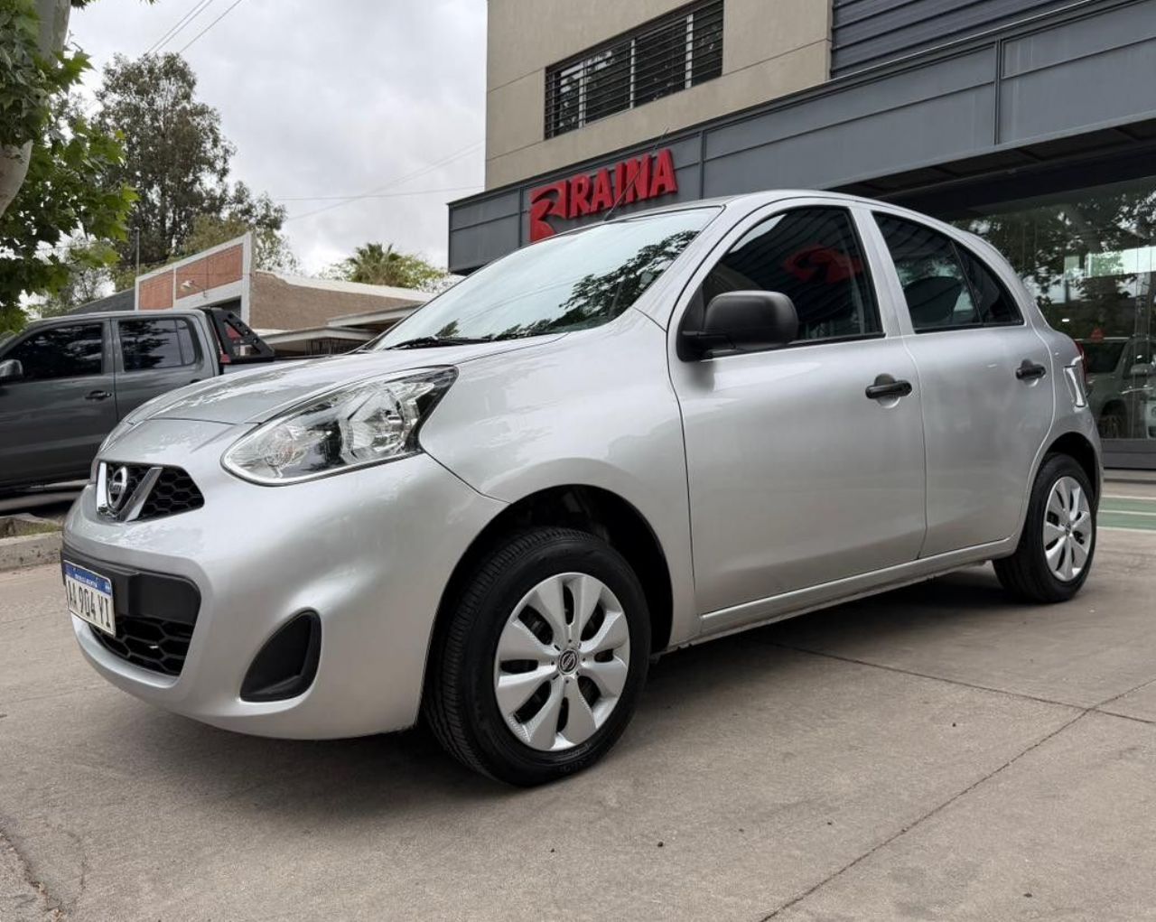 Nissan March Usado Financiado en Mendoza, deRuedas