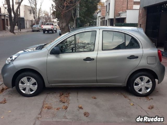 Nissan March Usado en Mendoza, deRuedas