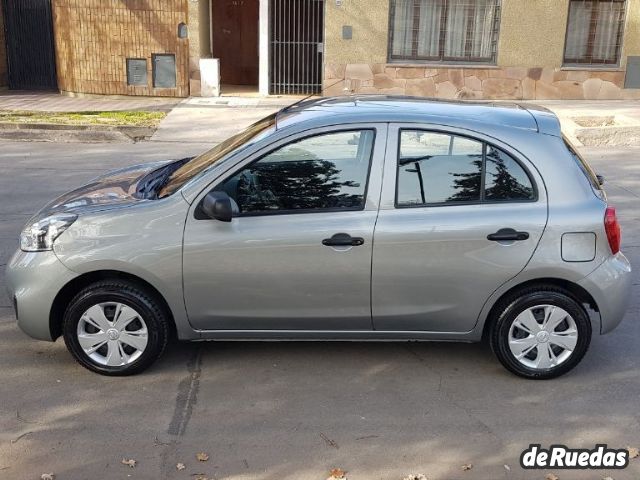 Nissan March Usado en Mendoza, deRuedas