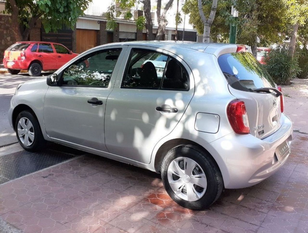 Nissan March Usado en Mendoza, deRuedas