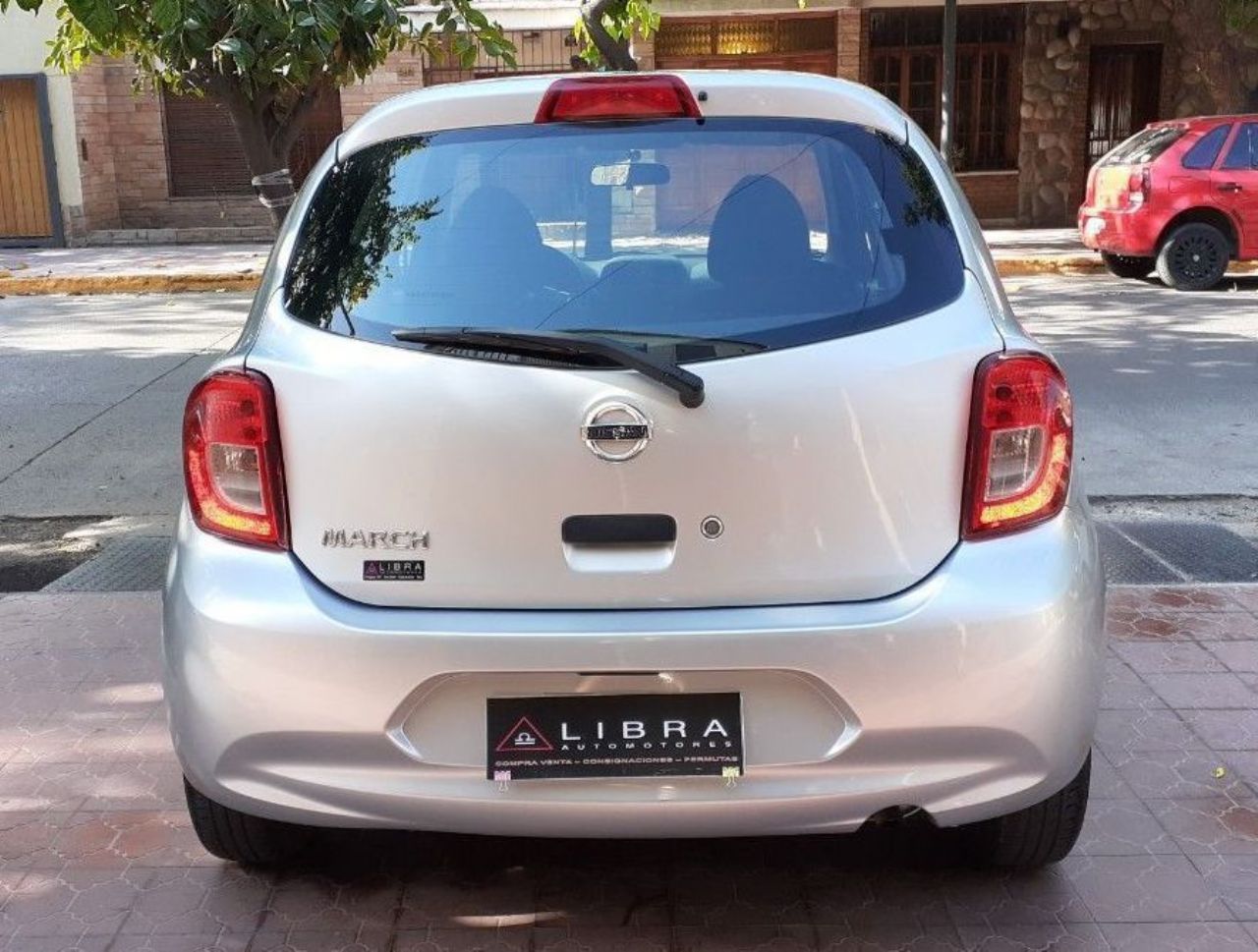 Nissan March Usado en Mendoza, deRuedas