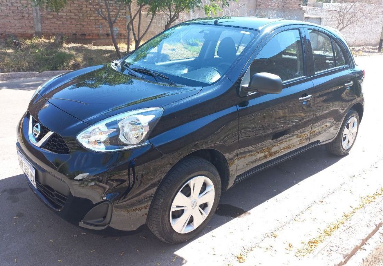 Nissan March Usado en Mendoza, deRuedas