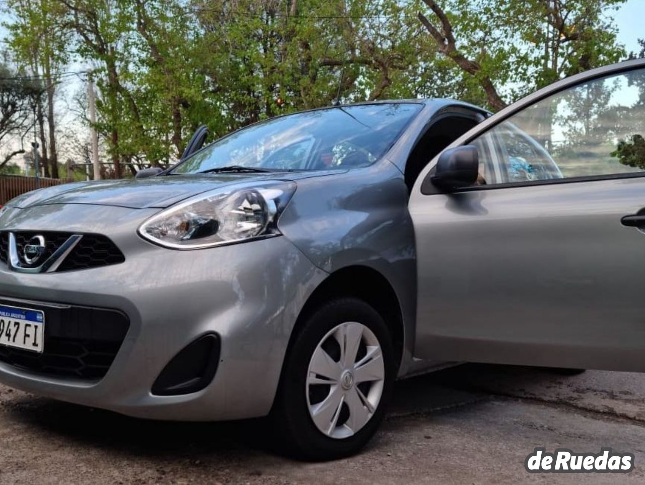 Nissan March Usado en Mendoza, deRuedas