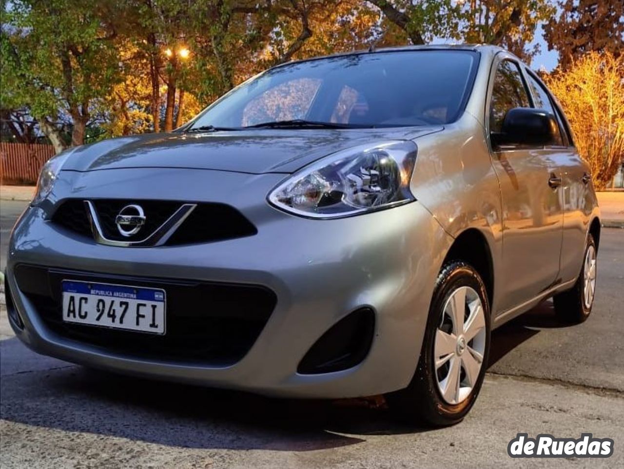 Nissan March Usado en Mendoza, deRuedas