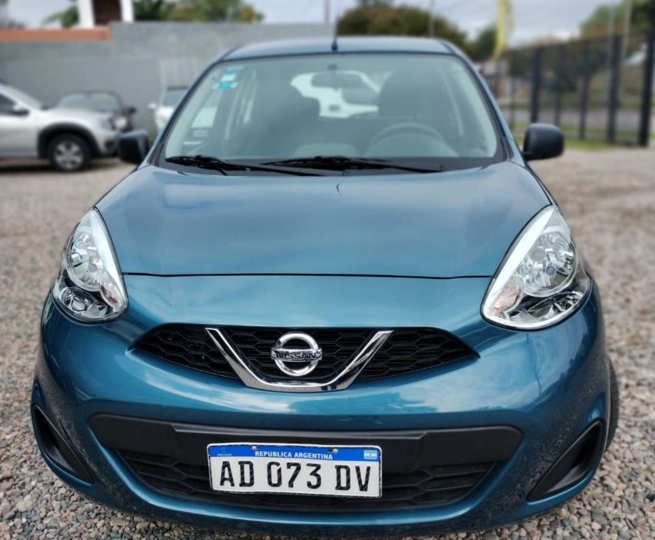 Nissan March Usado en Córdoba, deRuedas