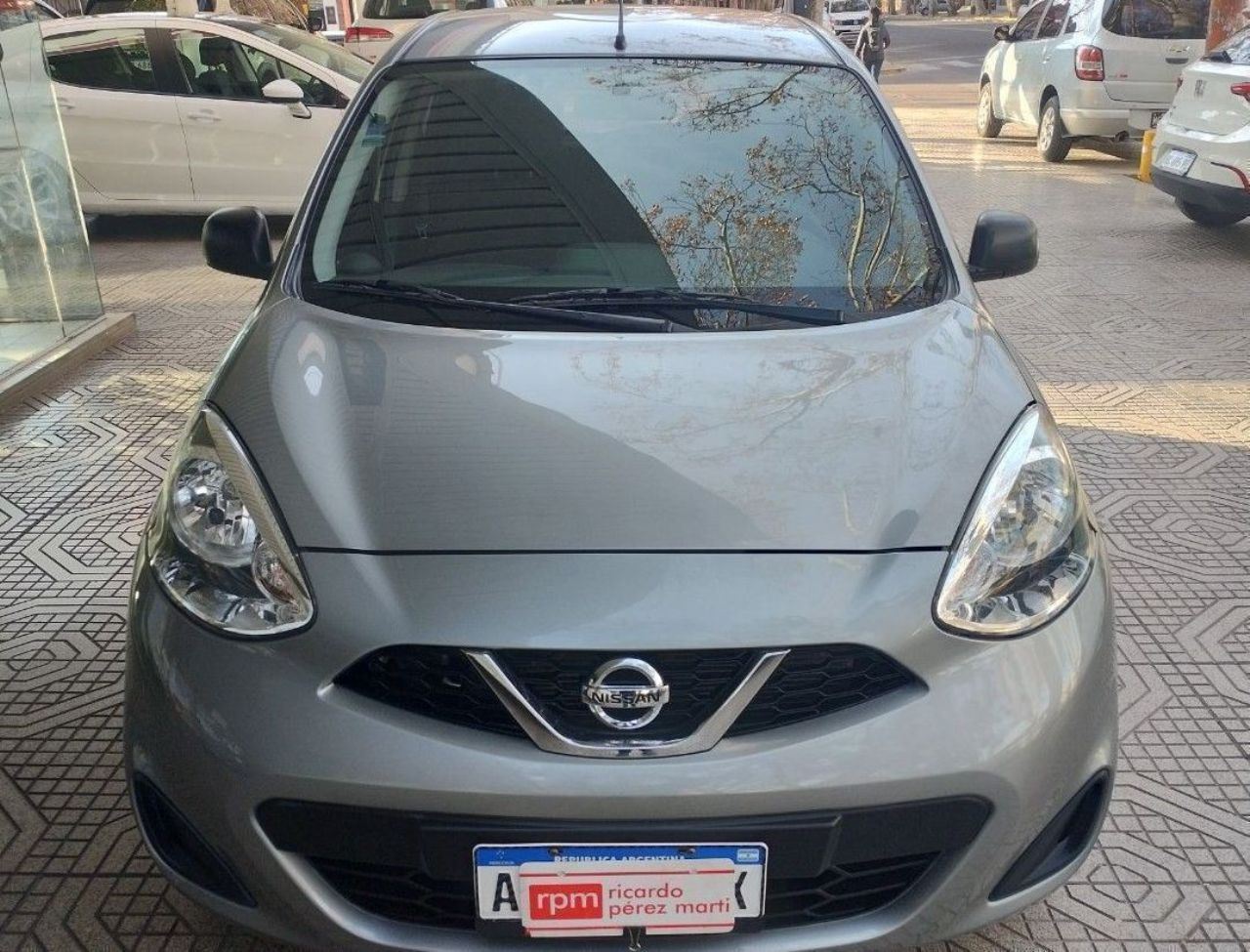 Nissan March Usado en Mendoza, deRuedas
