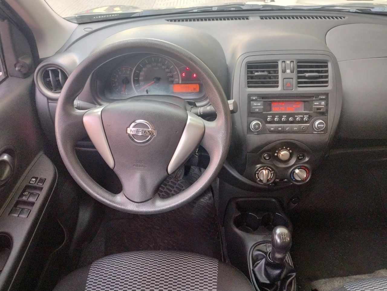 Nissan March Usado en Mendoza, deRuedas