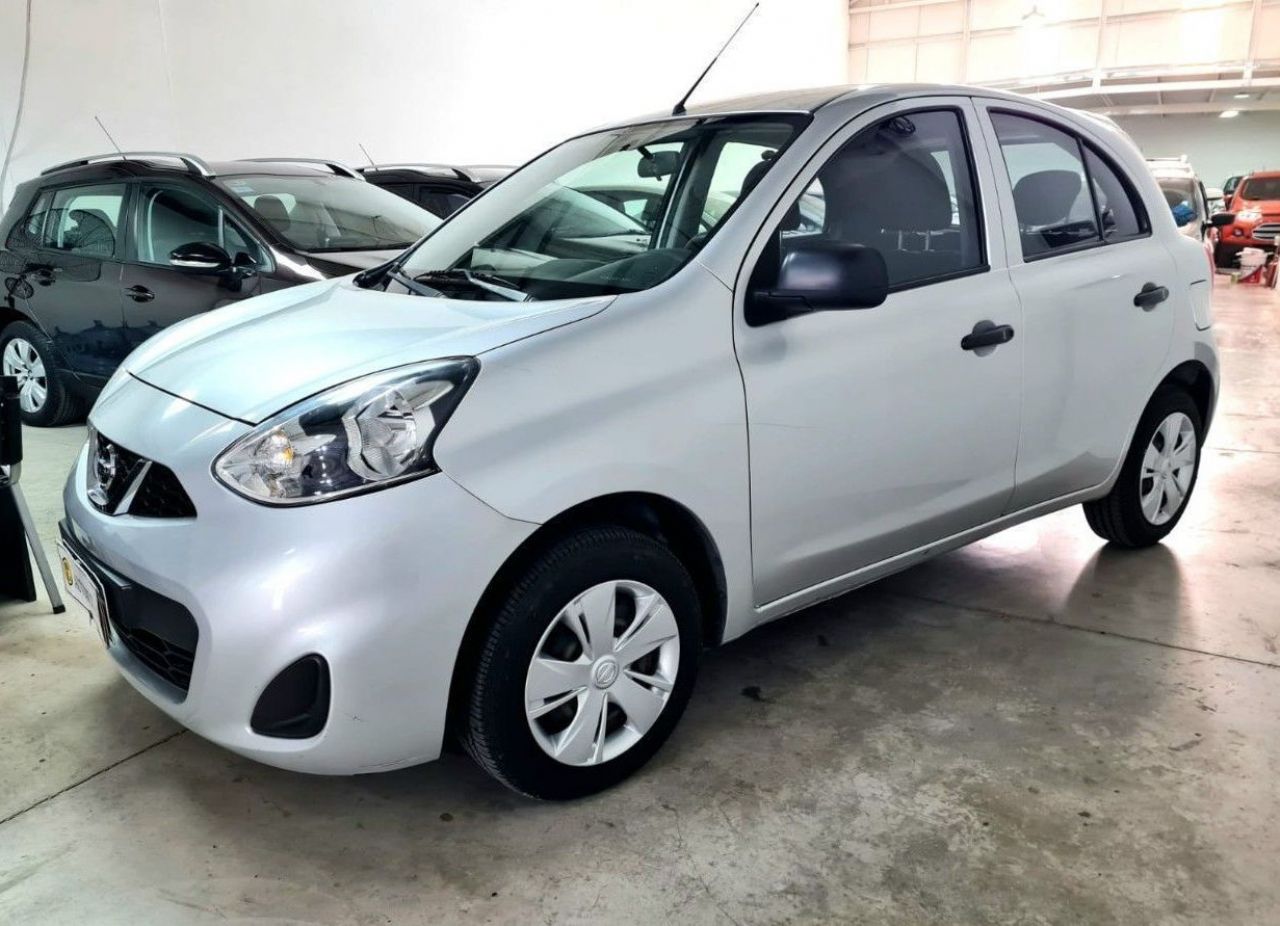 Nissan March Usado en Mendoza, deRuedas