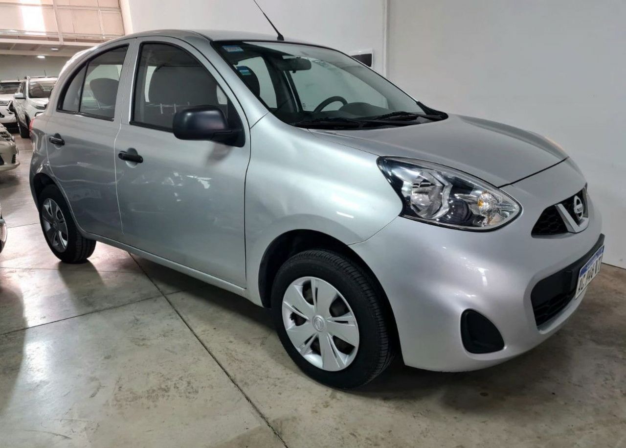 Nissan March Usado en Mendoza, deRuedas