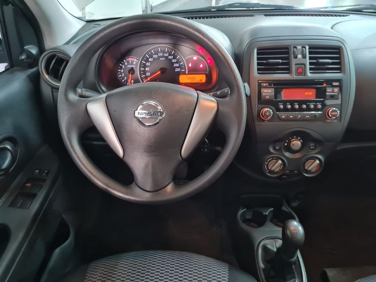 Nissan March Usado en Mendoza, deRuedas