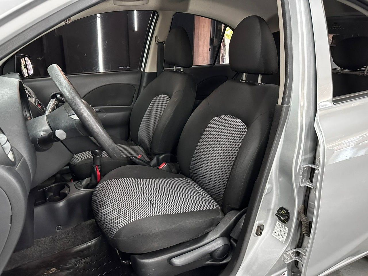 Nissan March Usado en Córdoba, deRuedas
