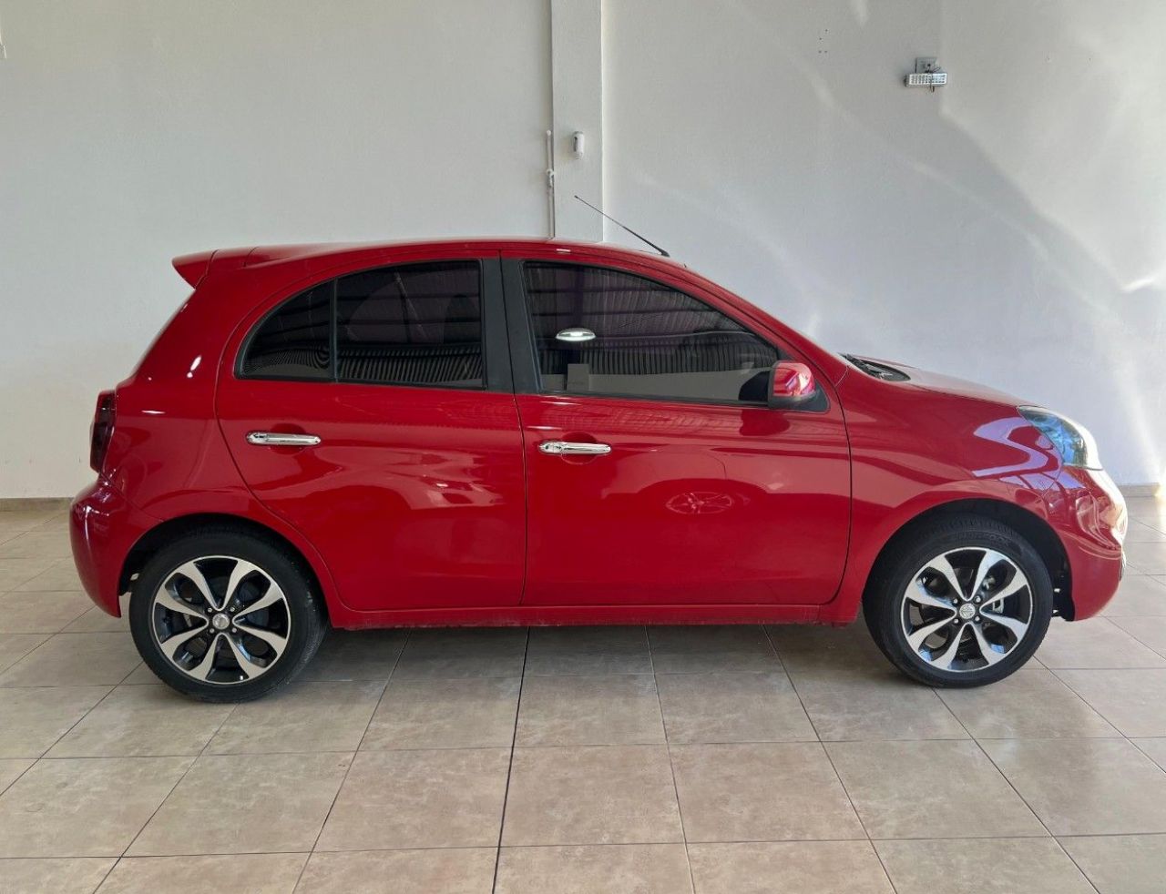 Nissan March Usado en Córdoba, deRuedas