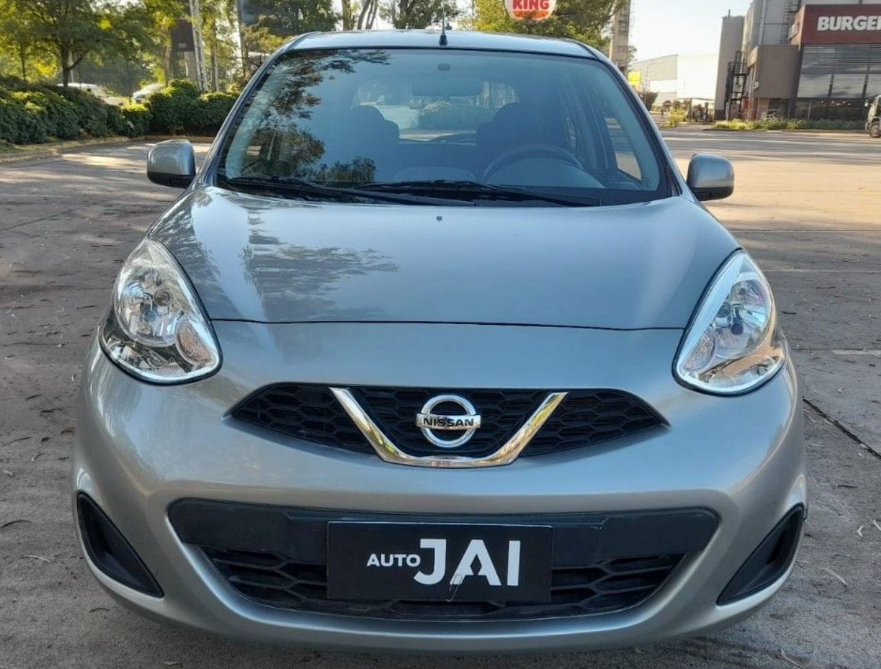 Nissan March Usado Financiado en Córdoba, deRuedas