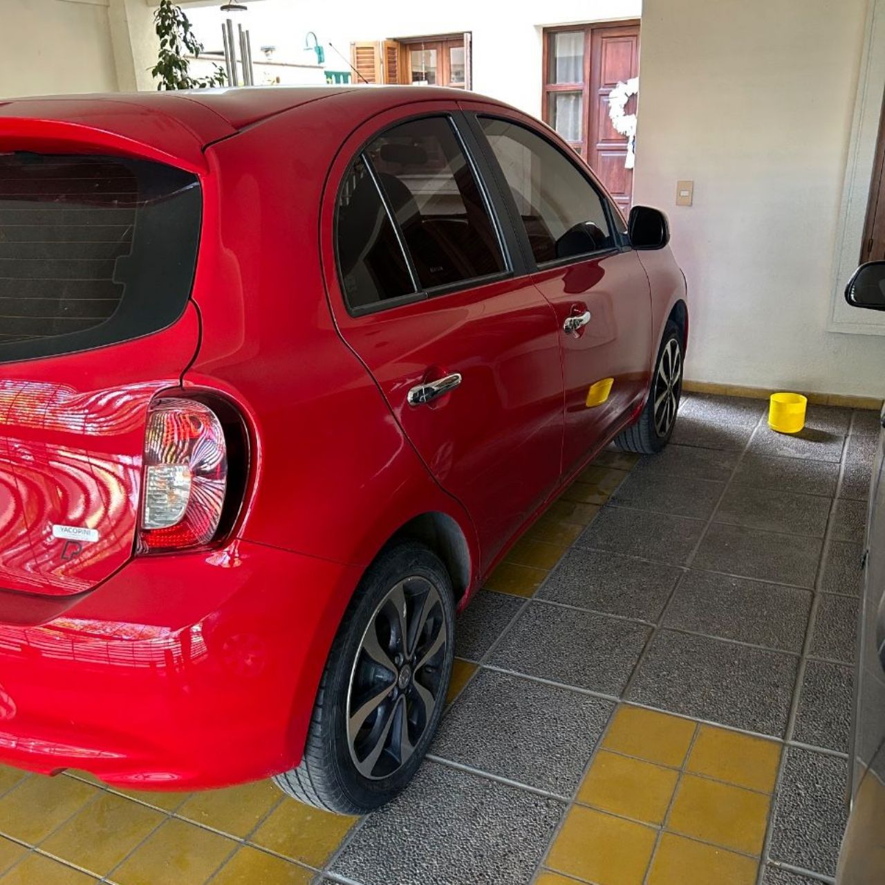 Nissan March Usado en Mendoza, deRuedas
