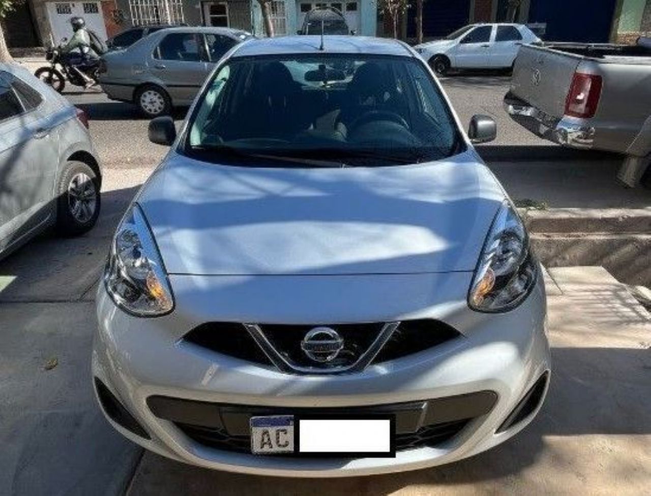 Nissan March Usado en Mendoza, deRuedas