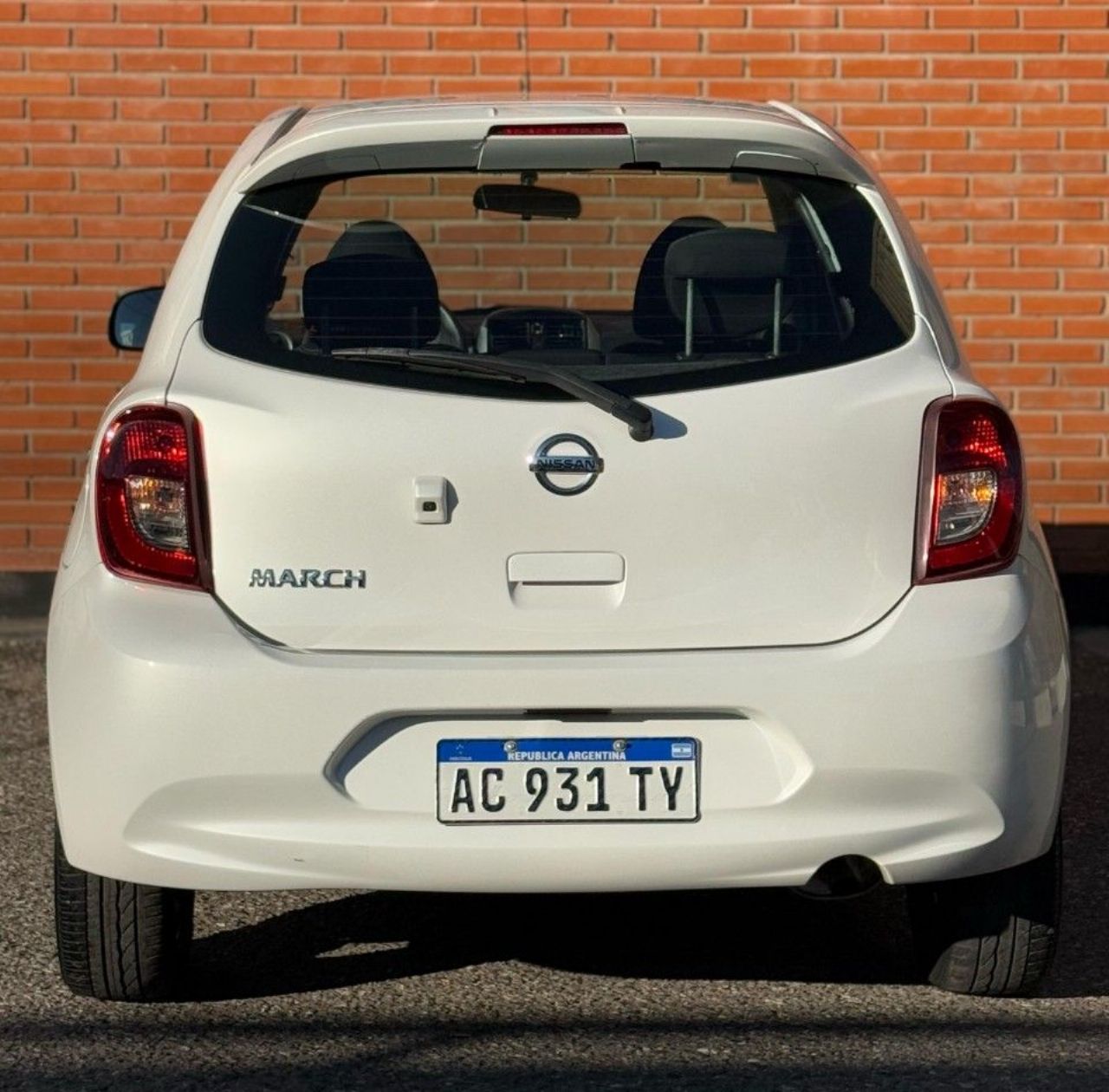 Nissan March Usado Financiado en Córdoba, deRuedas