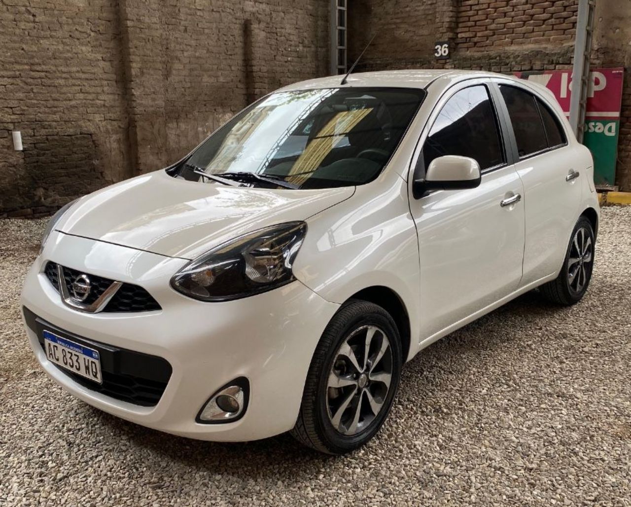 Nissan March Usado Financiado en Córdoba, deRuedas