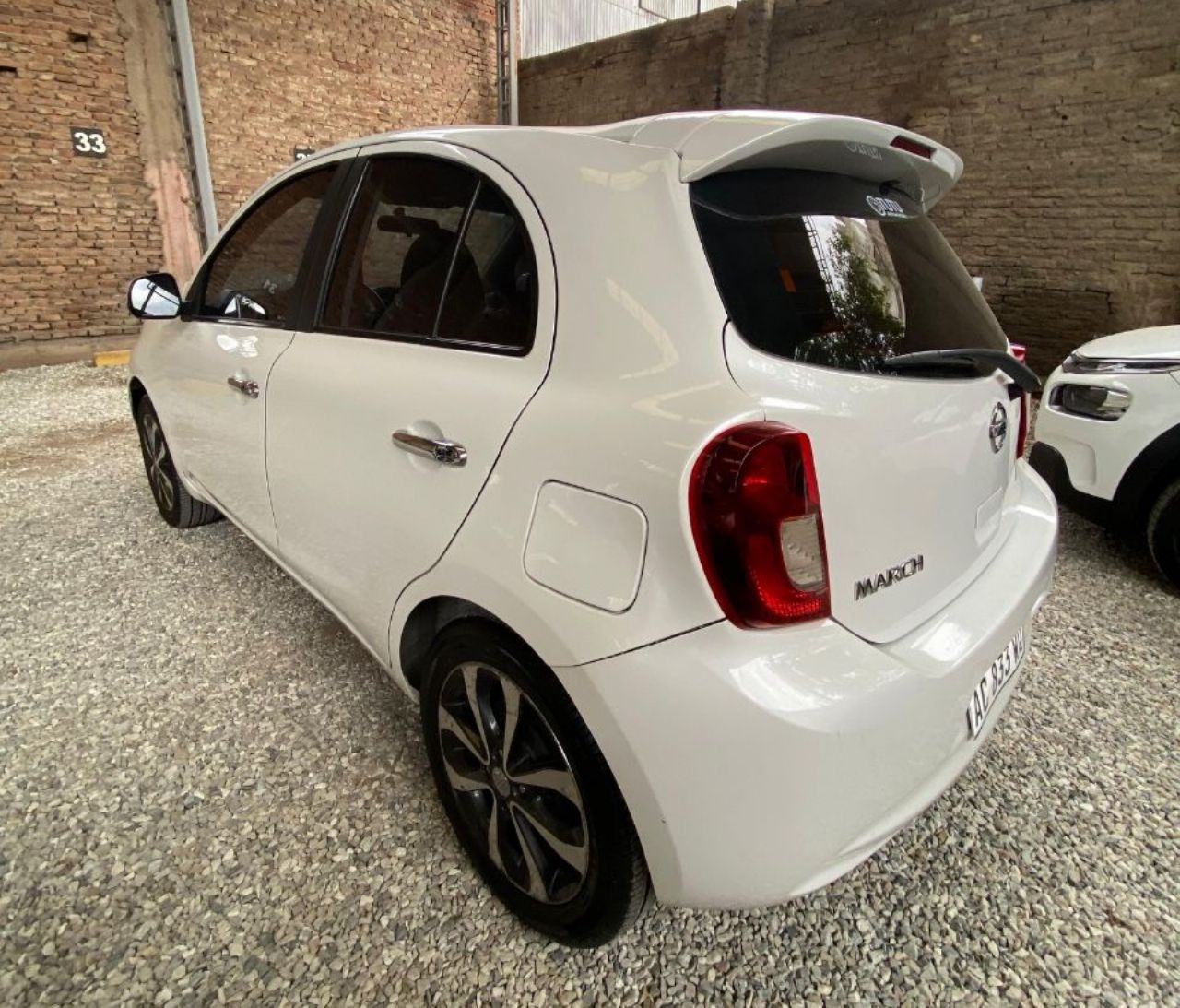Nissan March Usado Financiado en Córdoba, deRuedas