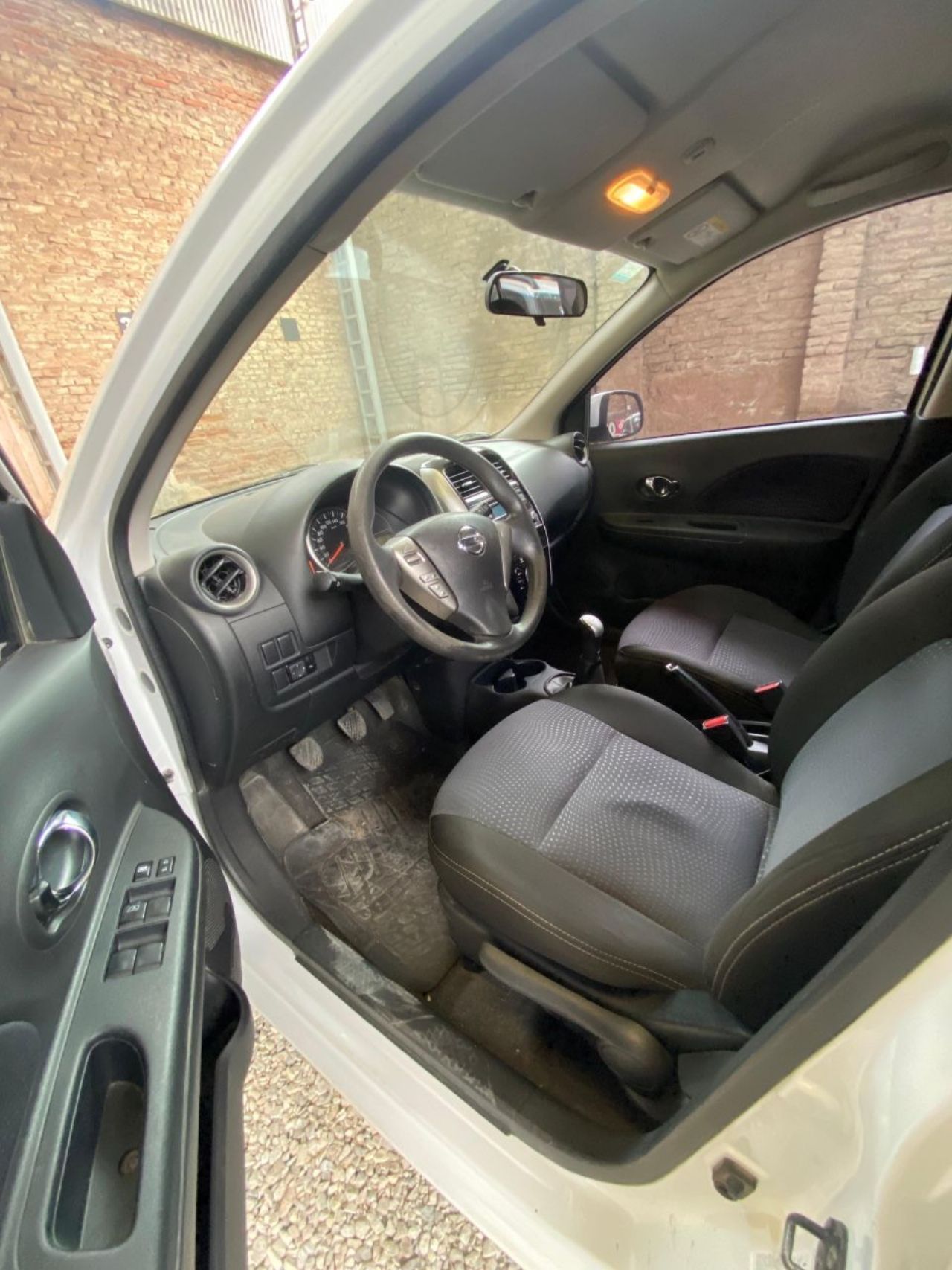 Nissan March Usado Financiado en Córdoba, deRuedas