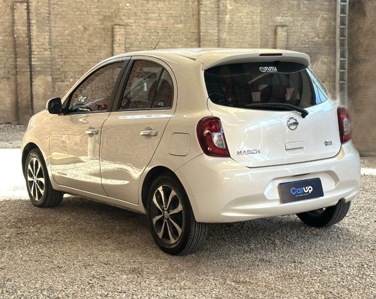 Nissan March Usado Financiado en Córdoba, deRuedas