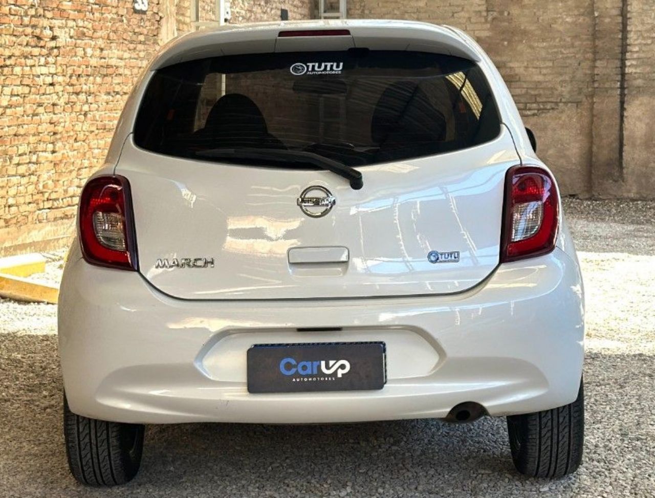 Nissan March Usado Financiado en Córdoba, deRuedas