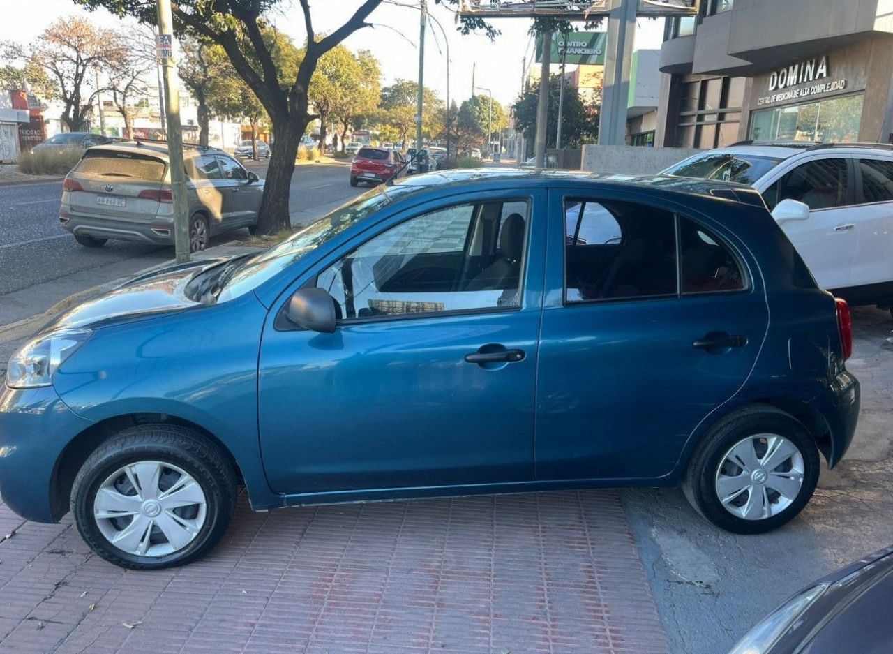 Nissan March Usado Financiado en Córdoba, deRuedas