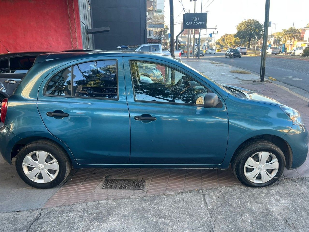 Nissan March Usado Financiado en Córdoba, deRuedas