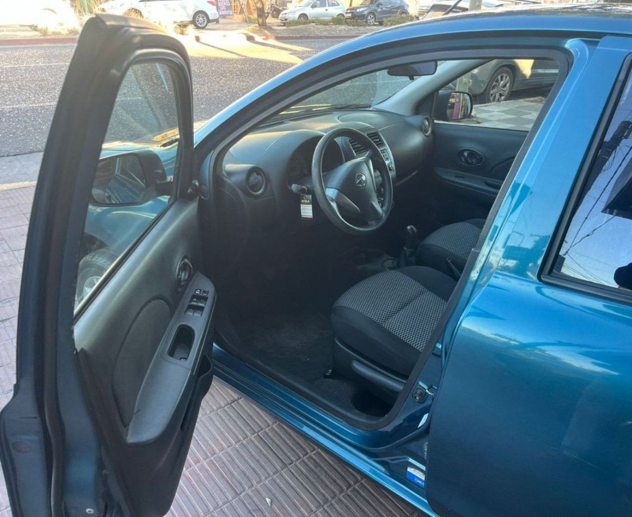 Nissan March Usado Financiado en Córdoba, deRuedas