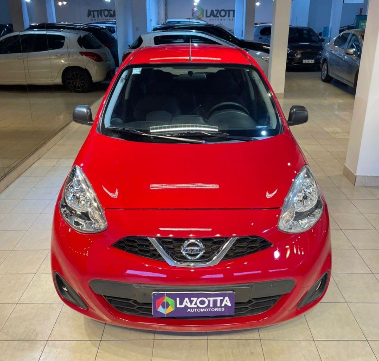Nissan March Usado Financiado en Córdoba, deRuedas