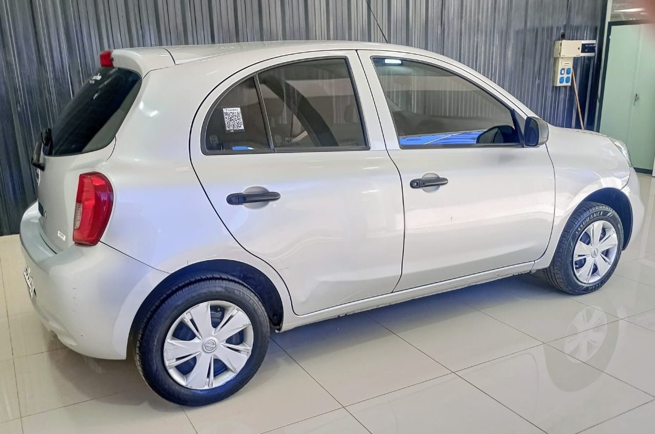 Nissan March Usado en Mendoza, deRuedas